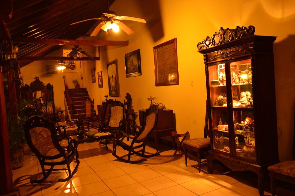 利昂酒店 León 外观 照片